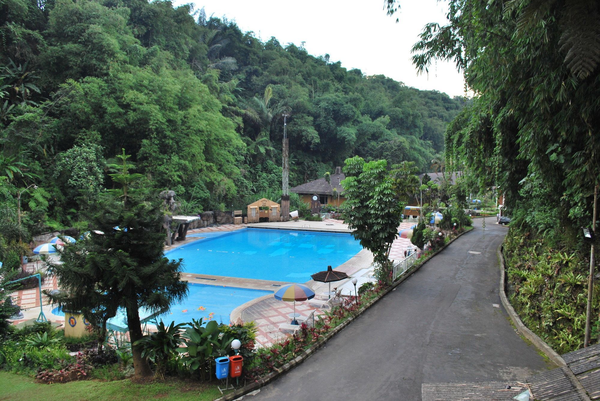 Zuri Resort Cipanas Puncak Exterior photo