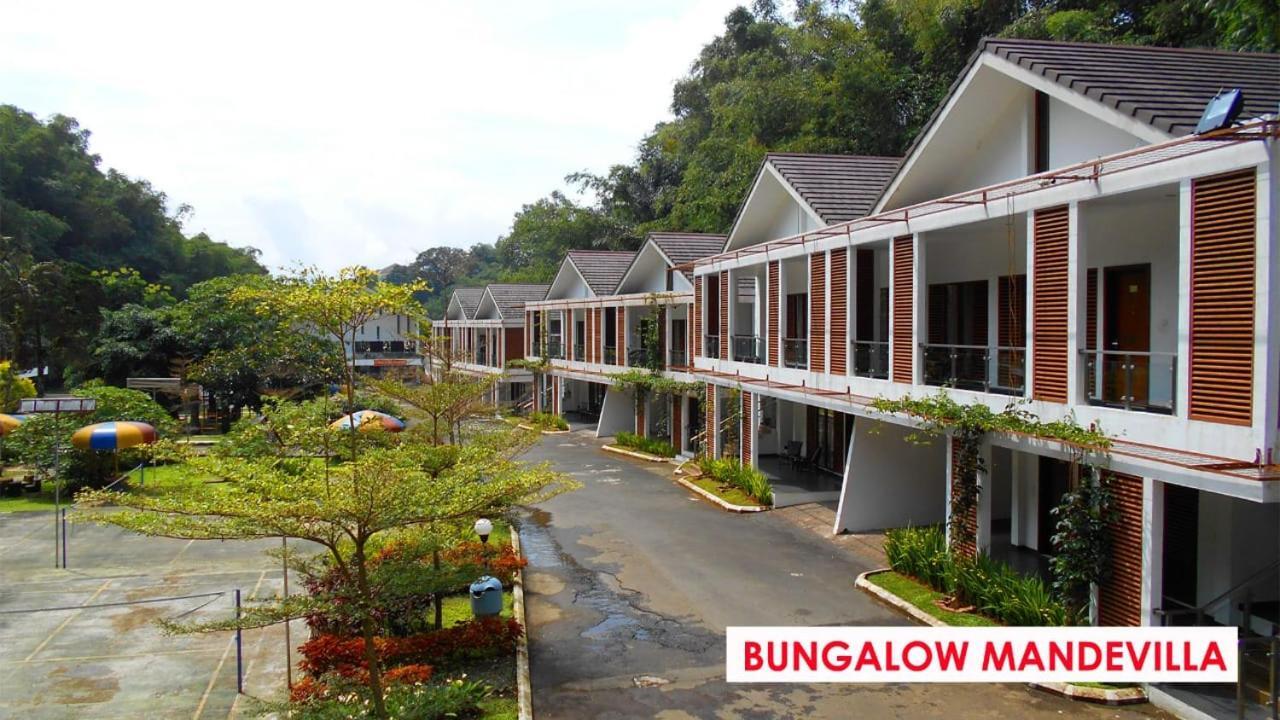 Zuri Resort Cipanas Puncak Exterior photo